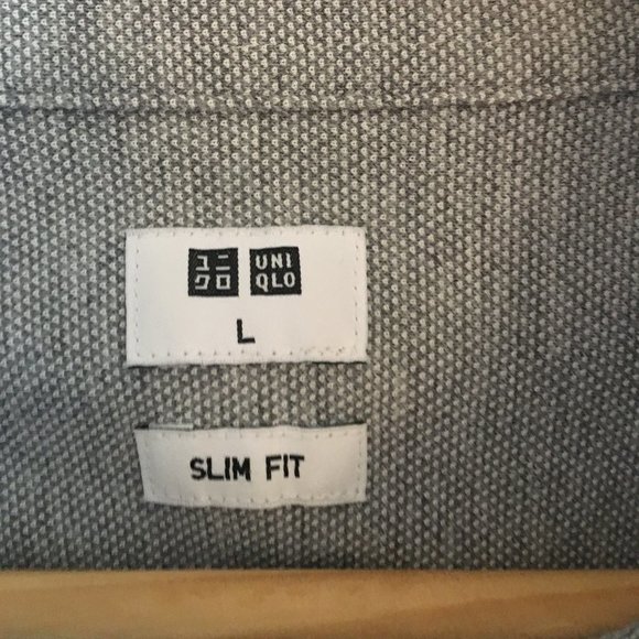 Grey uniqlo slim fit dress shirt - Picture 2 of 3